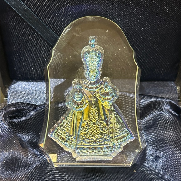 Baby Jesus Of Prague Iridescent Art Glass  Blue and Gold Accents box included - Picture 2 of 10